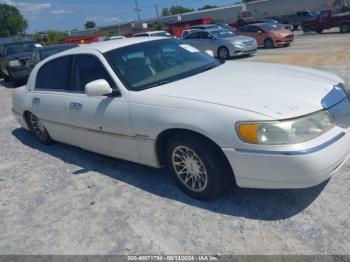  Salvage Lincoln Towncar