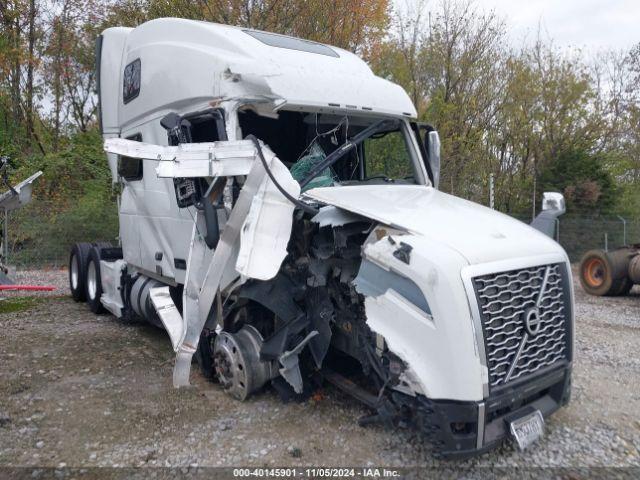  Salvage Volvo Vnl