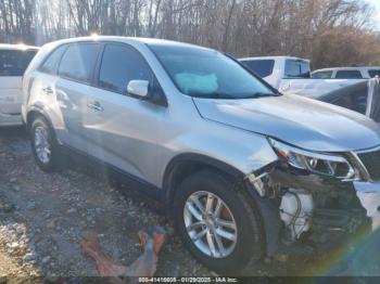  Salvage Kia Sorento