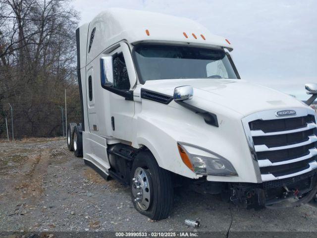  Salvage Freightliner New Cascadia 126