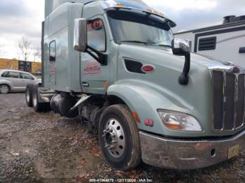  Salvage Peterbilt 579