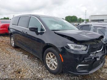  Salvage Chrysler Pacifica