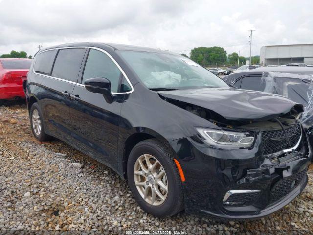  Salvage Chrysler Pacifica