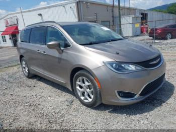  Salvage Chrysler Pacifica