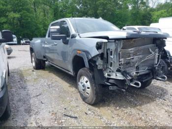  Salvage General Motors Sierra 3500HD