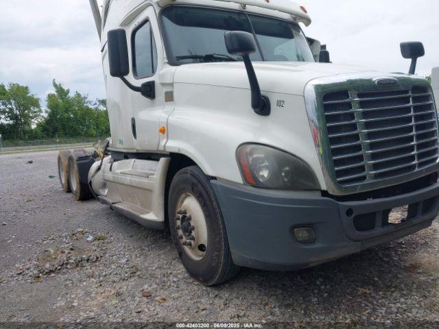  Salvage Freightliner Cascadia 125