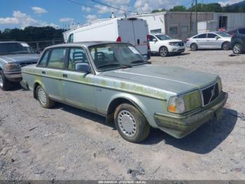  Salvage Volvo 244