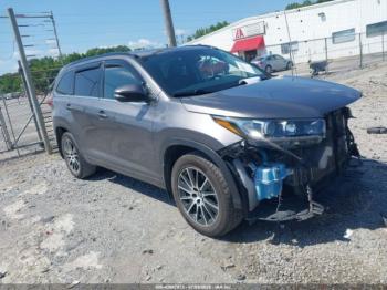  Salvage Toyota Highlander