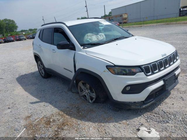  Salvage Jeep Compass
