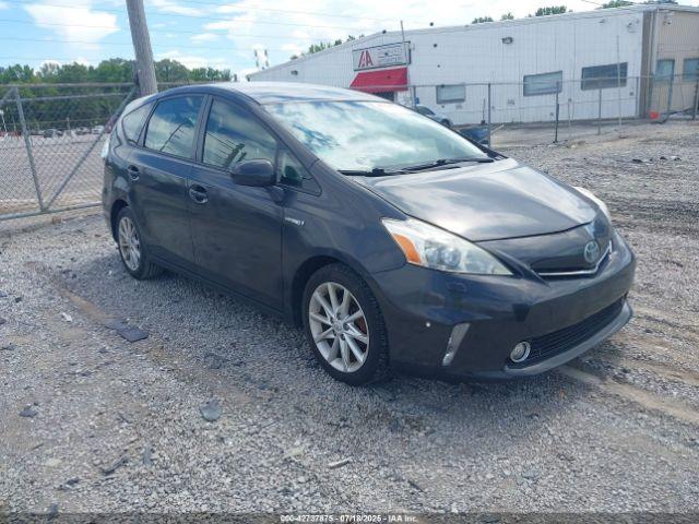  Salvage Toyota Prius v