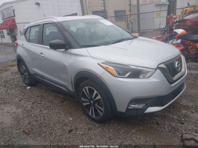  Salvage Nissan Kicks
