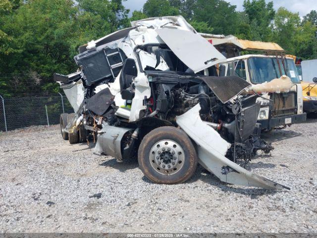  Salvage Freightliner New Cascadia 126