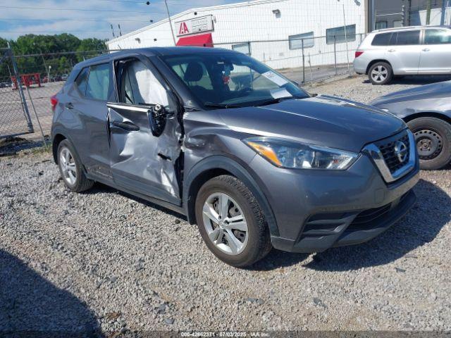  Salvage Nissan Kicks