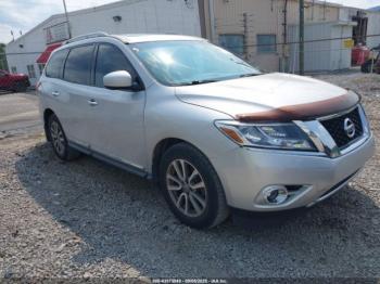  Salvage Nissan Pathfinder