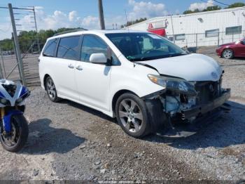  Salvage Toyota Sienna