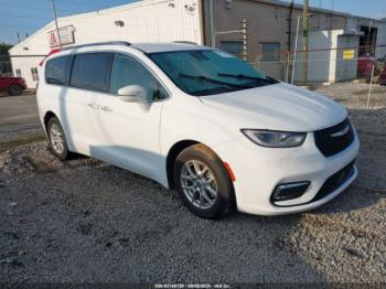  Salvage Chrysler Pacifica