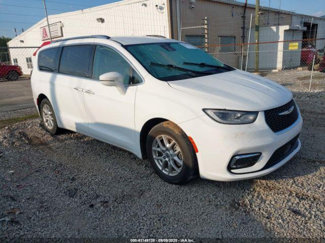  Salvage Chrysler Pacifica