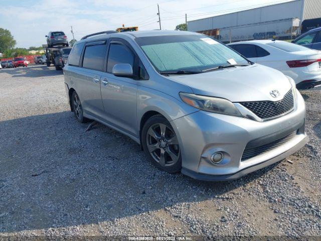  Salvage Toyota Sienna