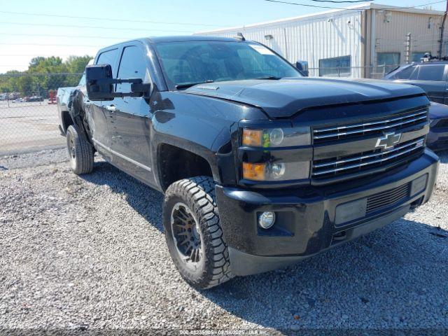  Salvage Chevrolet Silverado 2500
