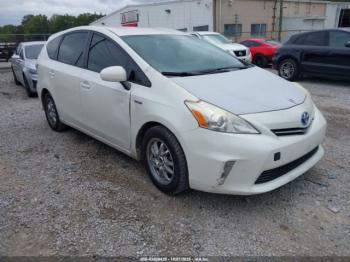  Salvage Toyota Prius v