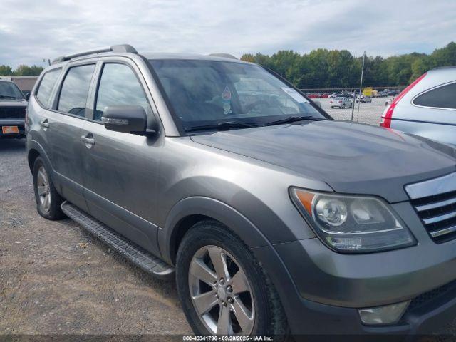  Salvage Kia Borrego