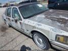 Lincoln Towncar Image 13