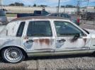 Lincoln Towncar Image 15