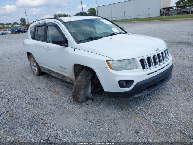  Salvage Jeep Compass