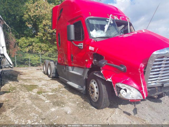  Salvage Freightliner Cascadia 125