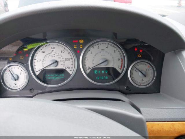 Chrysler Town & Country Limited Image 9