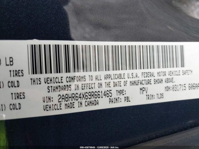 Chrysler Town & Country Limited Image 8