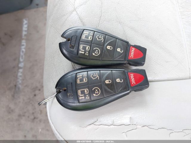 Chrysler Town & Country Limited Image 11