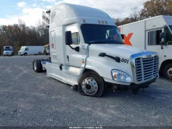  Salvage Freightliner Cascadia 125