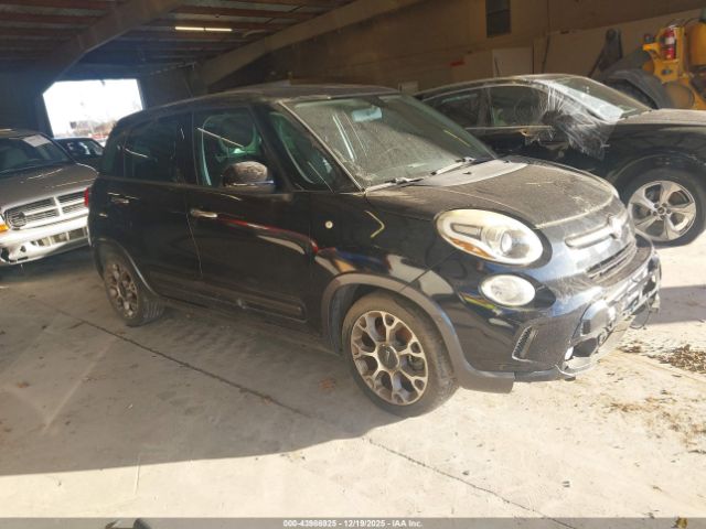 FIAT 500L Trekking Image 1