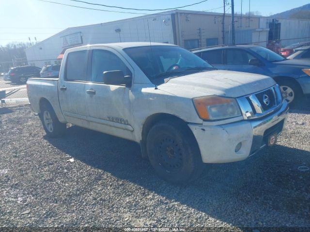  Salvage Nissan Titan