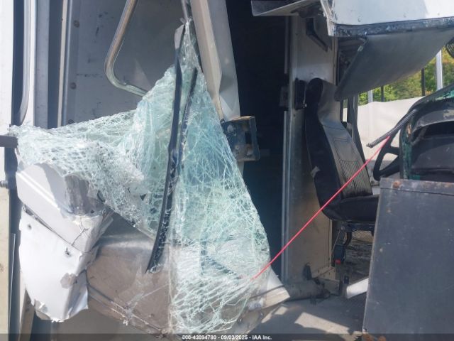 Freightliner Chassis M Line Walk-in Van Image 8