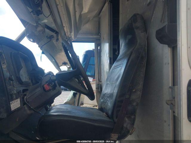 Freightliner Chassis M Line Walk-in Van Image 9