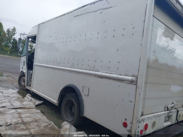 Freightliner Chassis M Line Walk-in Van Image 11