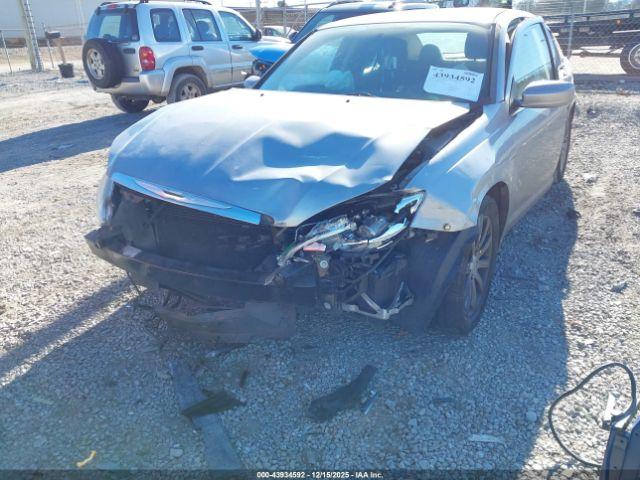 Chrysler 200 Touring Image 10