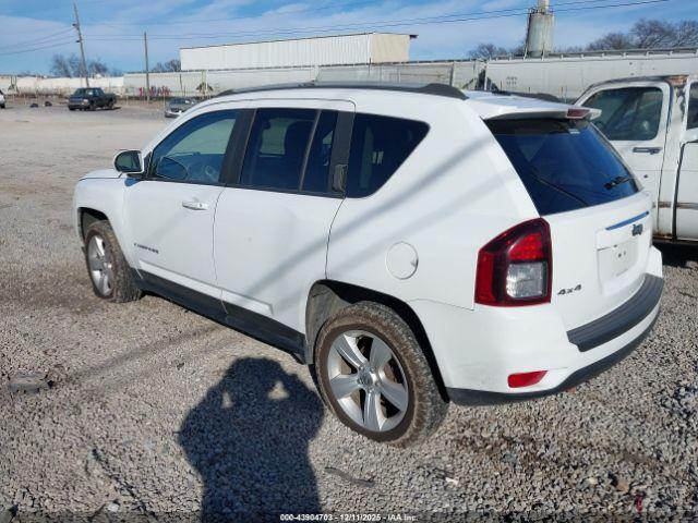Jeep Compass Latitude Image 4
