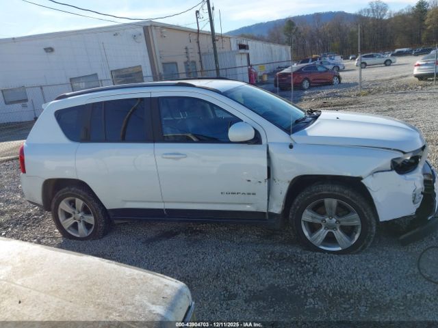 Jeep Compass Latitude Image 17