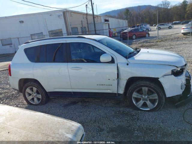 Jeep Compass Latitude Image 17