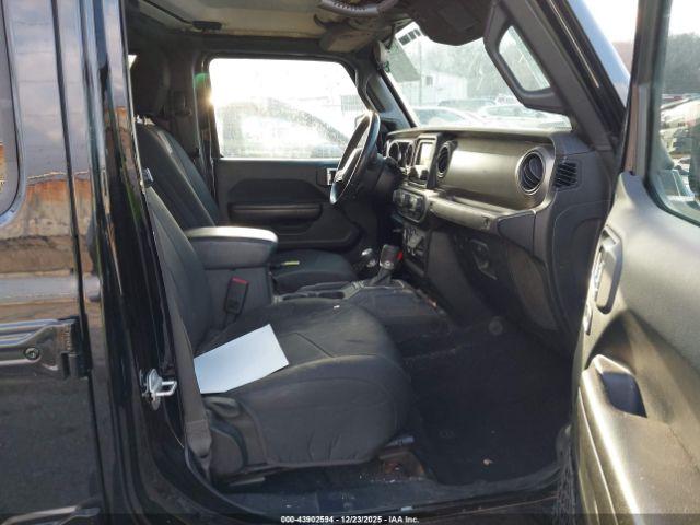 Jeep Gladiator Sport S 4x4 Image 8