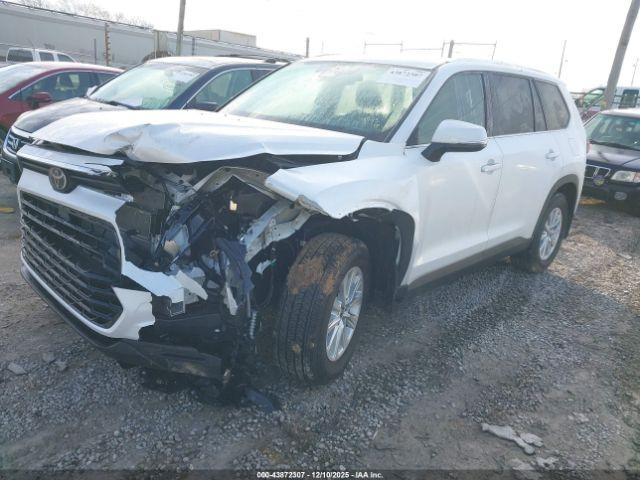 Toyota Grand Highlander Hybrid Xle Image 2