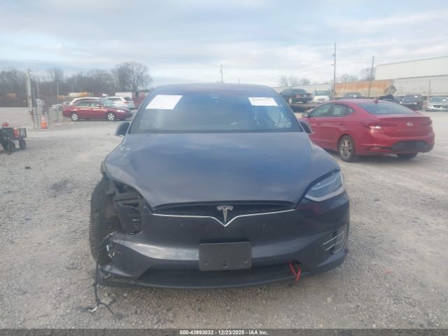 Tesla Model X Image 7