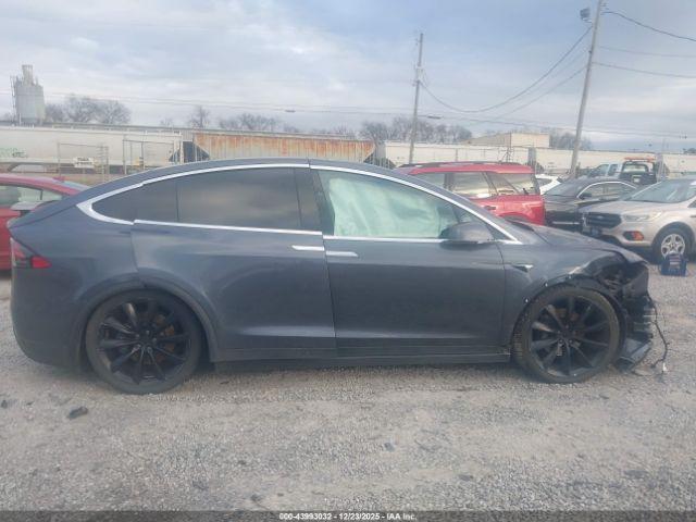 Tesla Model X Image 6