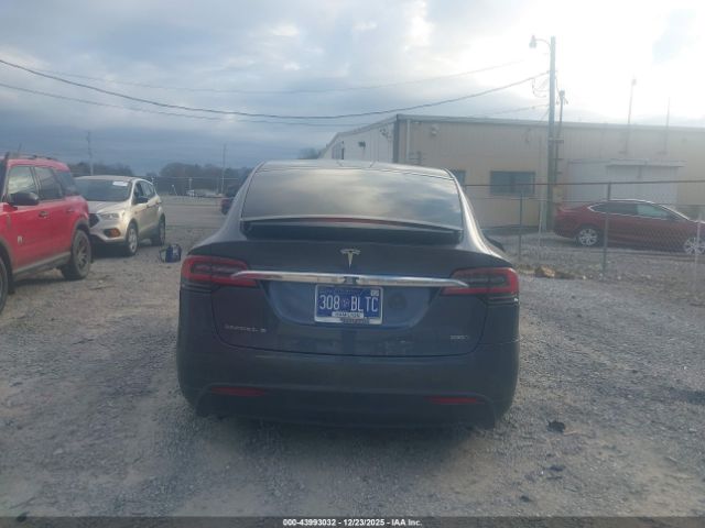 Tesla Model X Image 11