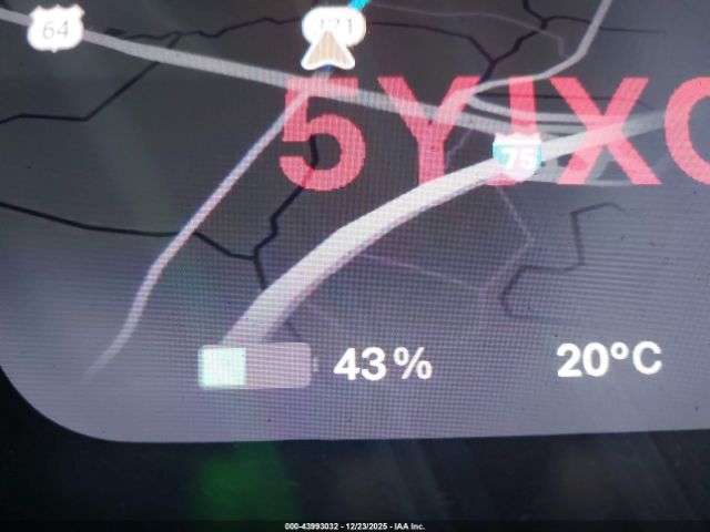 Tesla Model X Image 16