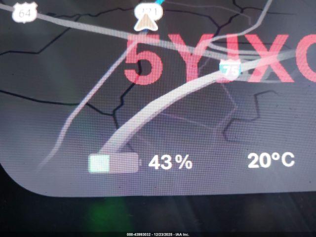 Tesla Model X Image 16