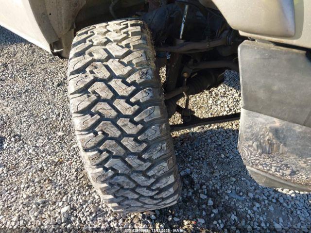 Chevrolet Silverado 1500 Ls Image 12